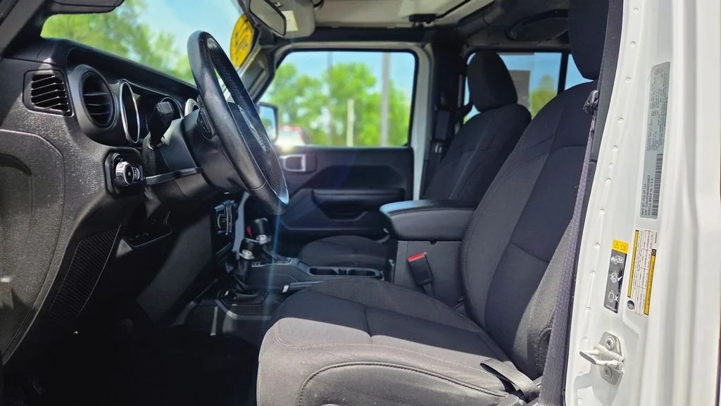 Used 2022 White Jeep Unlimited Willys image 12