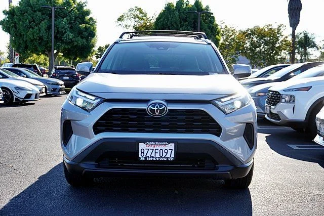 Used 2022 Silver Toyota XLE image 4