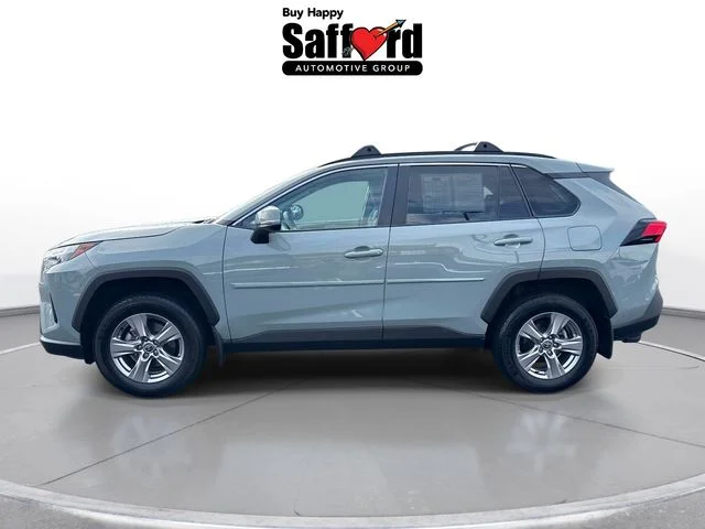 Used 2023  Toyota XLE image 5