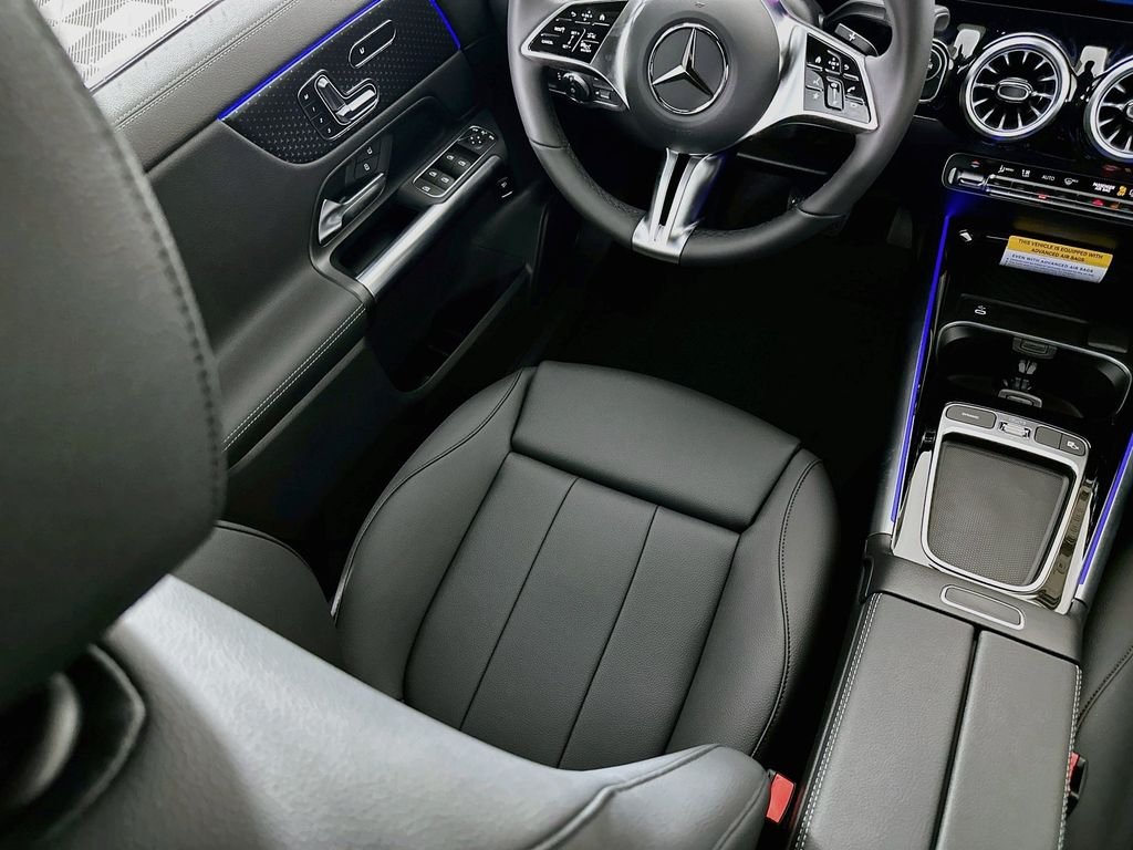 New 2026 Polar White Mercedes-Benz GLA 250 image 21
