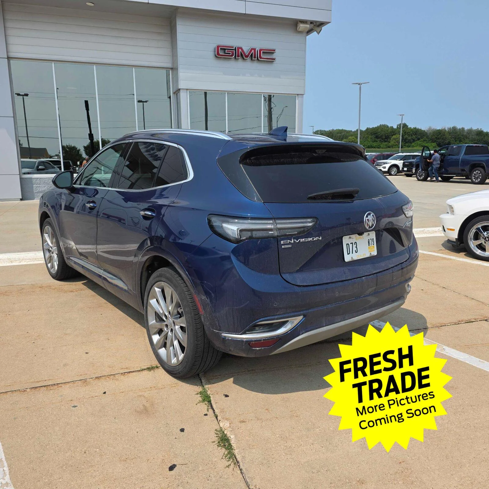 Used 2023 Sapphire Metallic Buick Avenir image 5