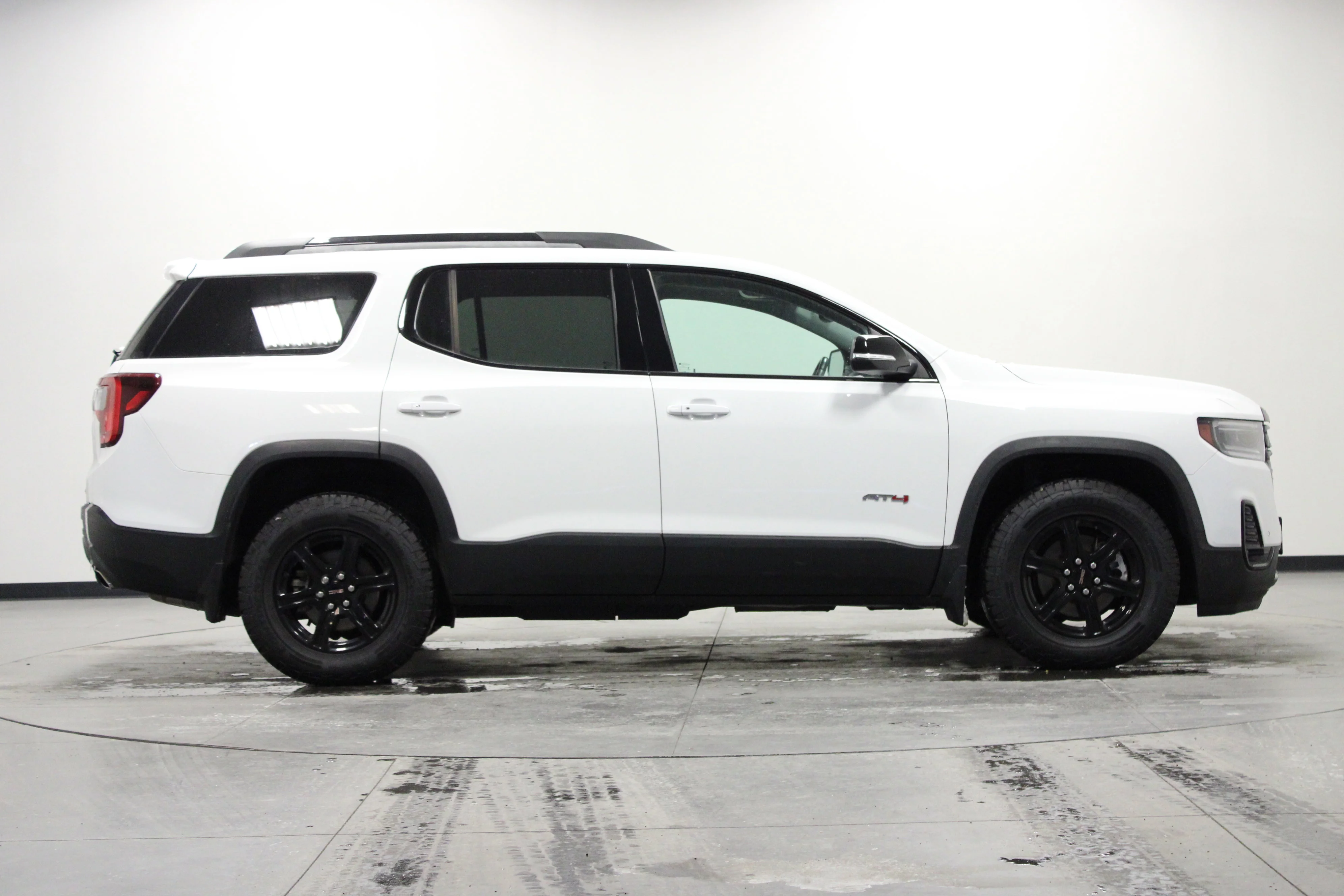 Used 2023 Summit White GMC AT4 image 3