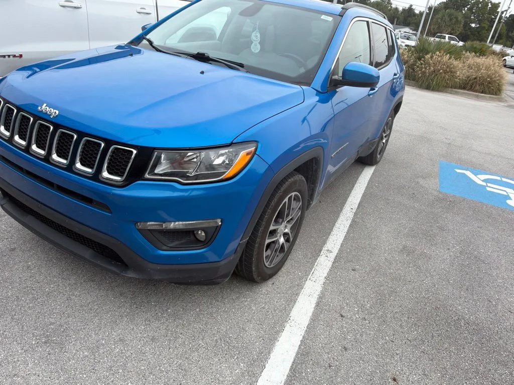 Used 2019 Blue Jeep Latitude image 5