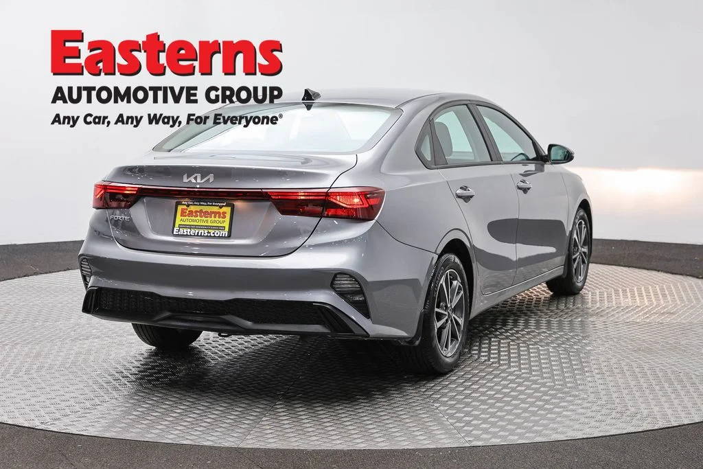 Used 2023 Gray Kia LXS image 5