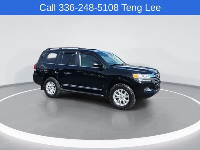 Used 2017  Toyota Base image 2