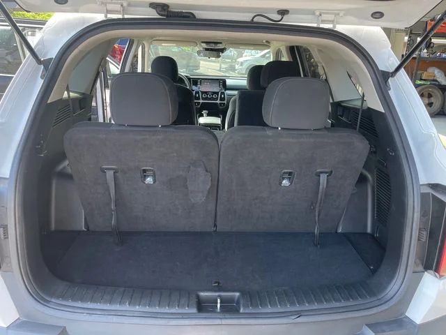 Used 2023 White Kia LX image 22