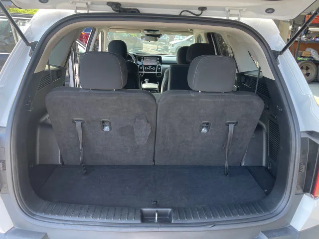Used 2023 White Kia LX image 22