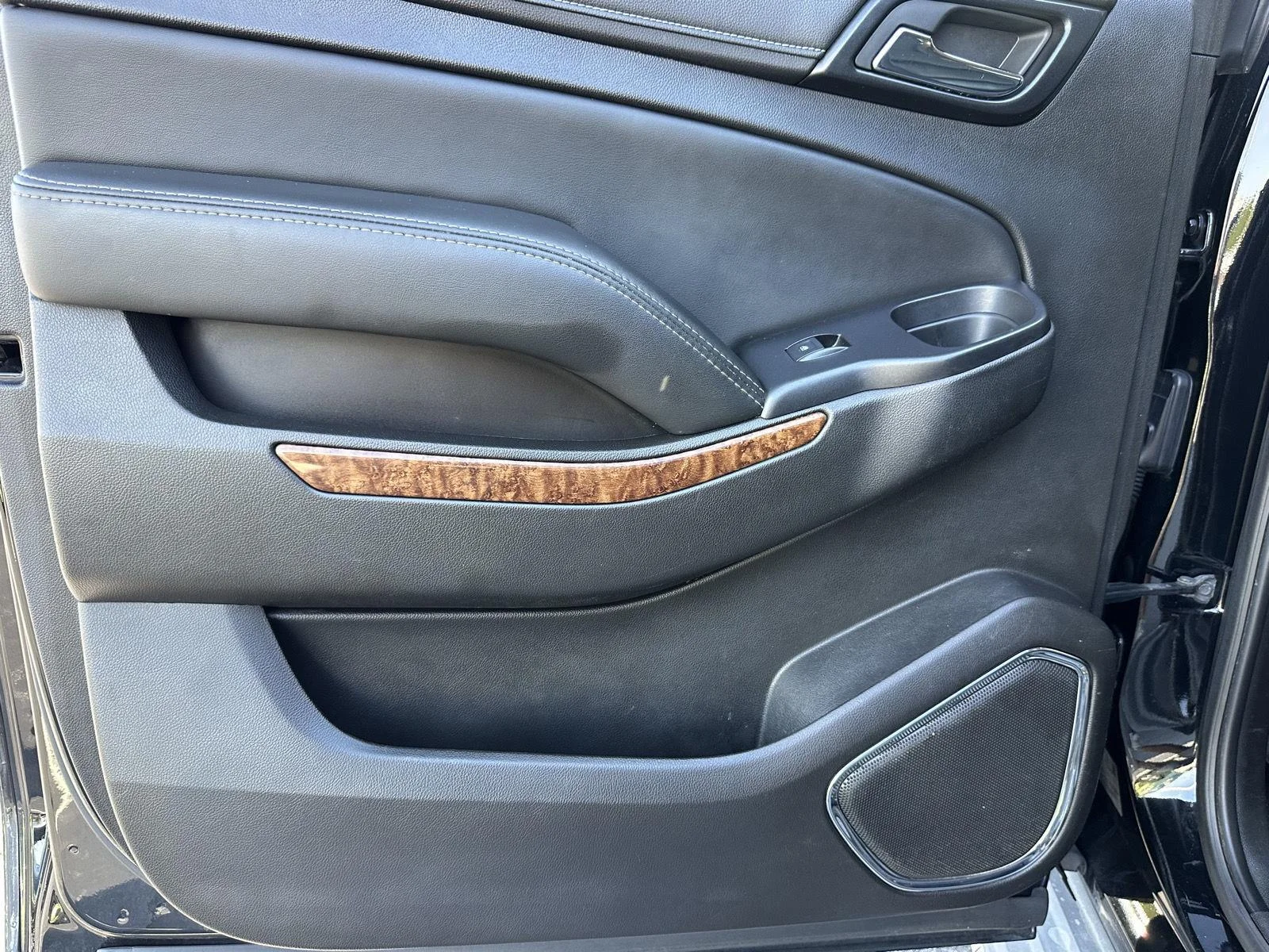 Used 2017 Black Chevrolet Premier image 23