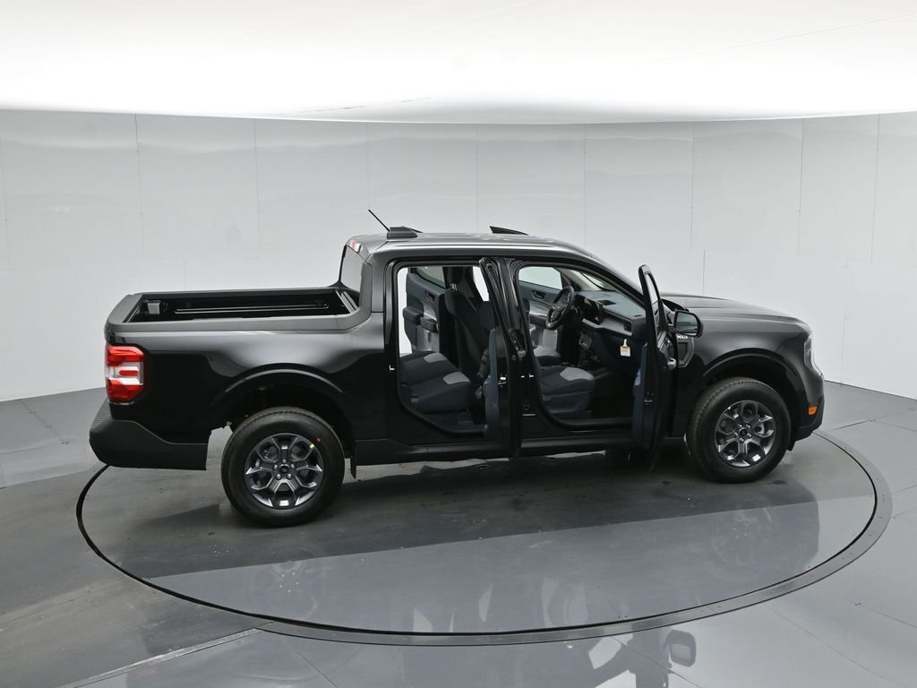 New 2026 Shadow Black Ford XLT image 41
