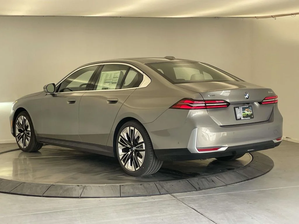 New 2027 Gray BMW 530i xDrive image 3