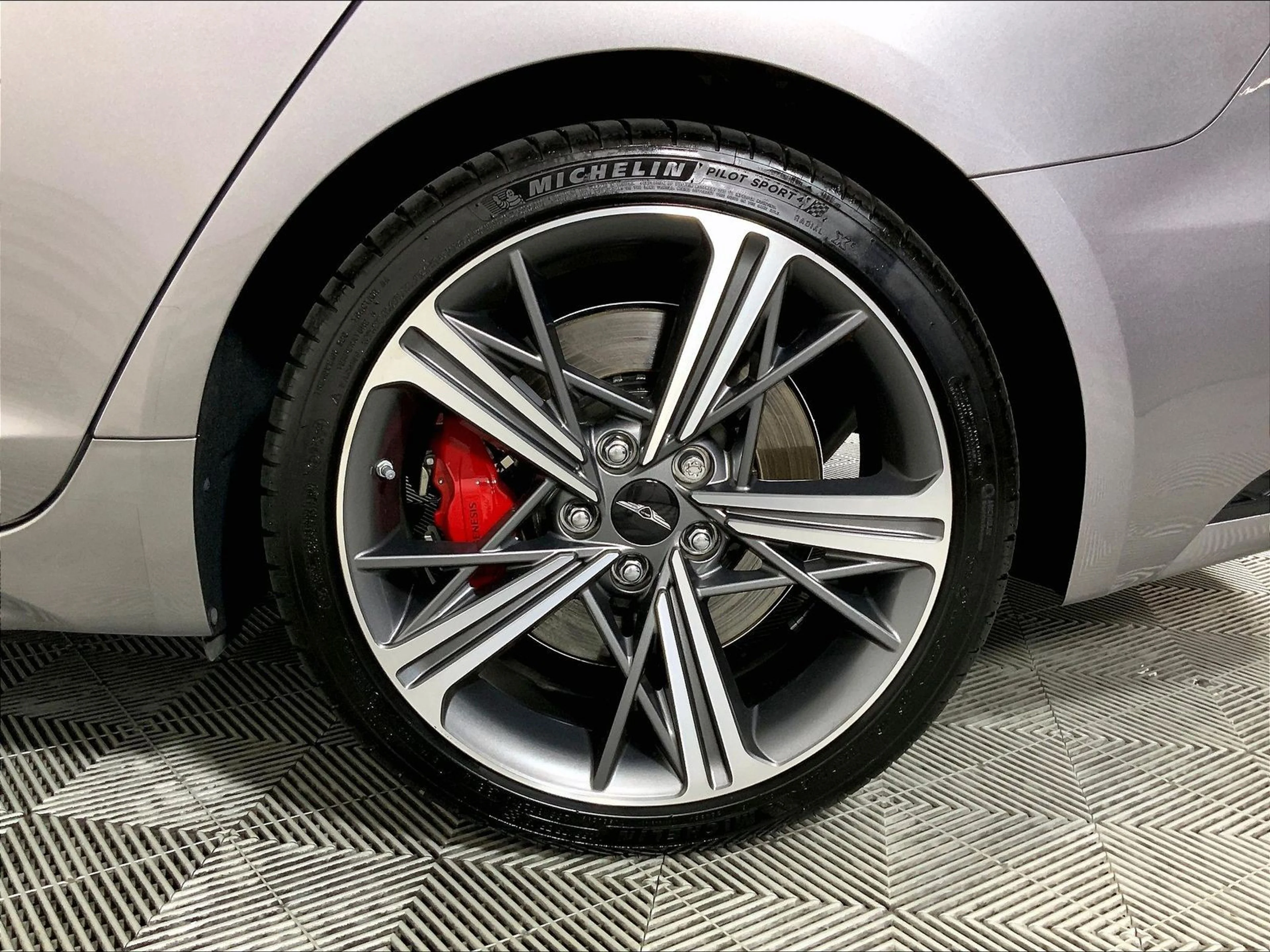 2024 GENESIS G70 Sport Advanced - Photo 28