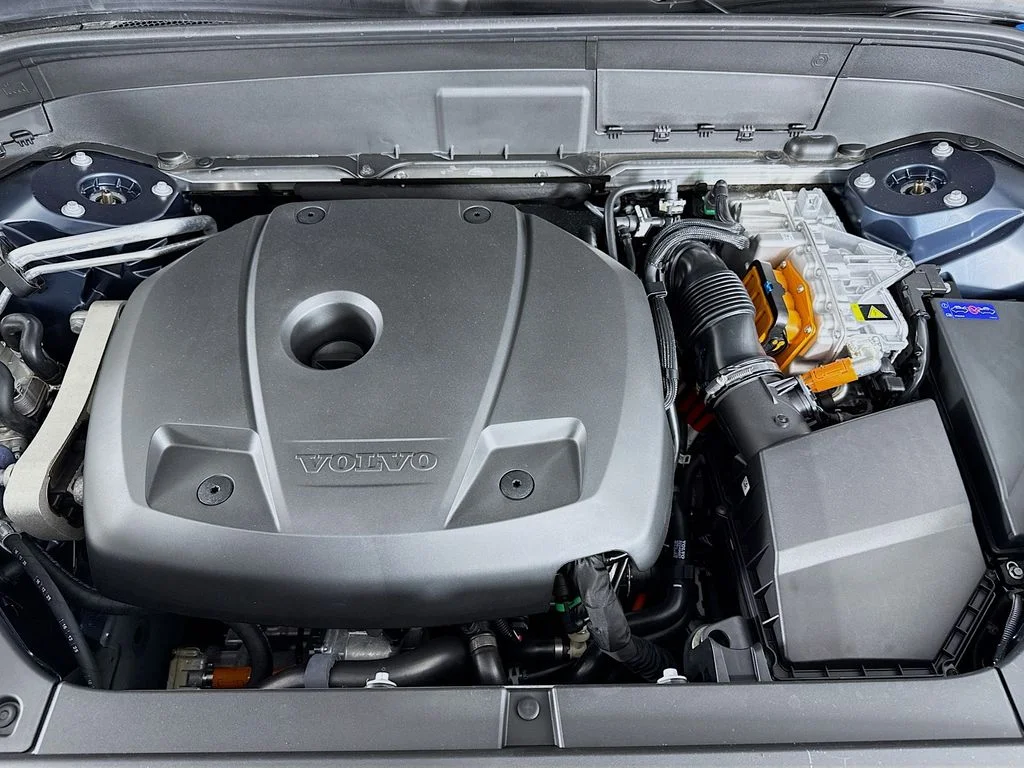New 2026 Blue Volvo T8 Ultra image 33
