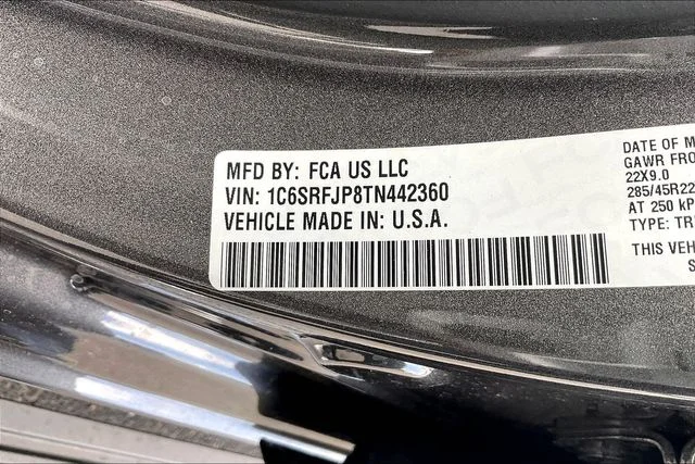 New 2026 Granite Crystal Metallic Clear-Coat Exterior Paint RAM Laramie image 13