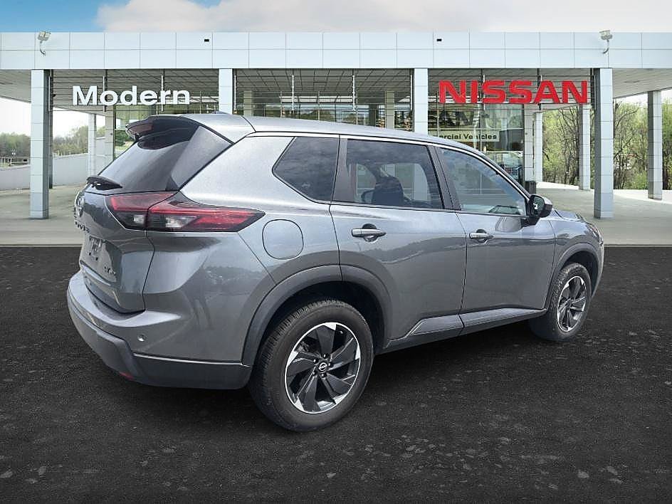 Used 2024 Gun Metallic Nissan SV image 5