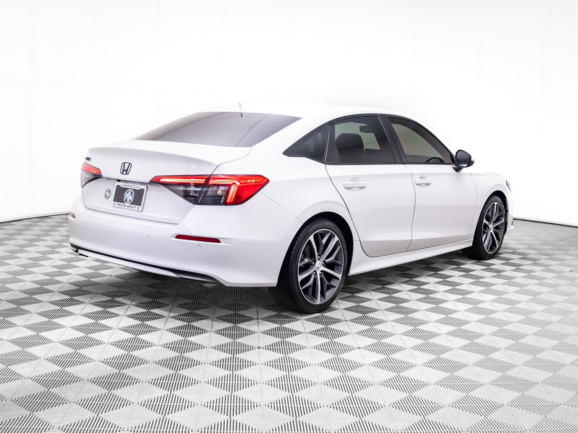 Used 2024 White Honda Touring image 5