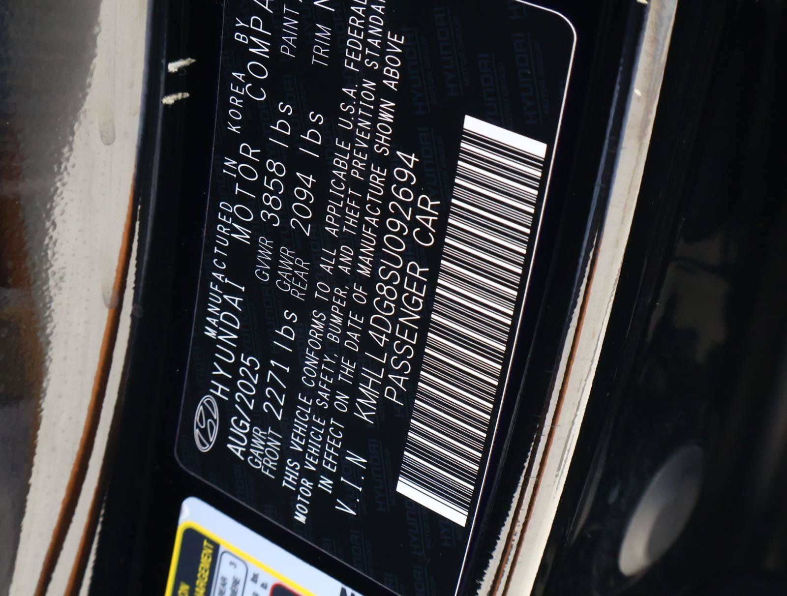 Used 2025 Abyss Black Hyundai SE image 19