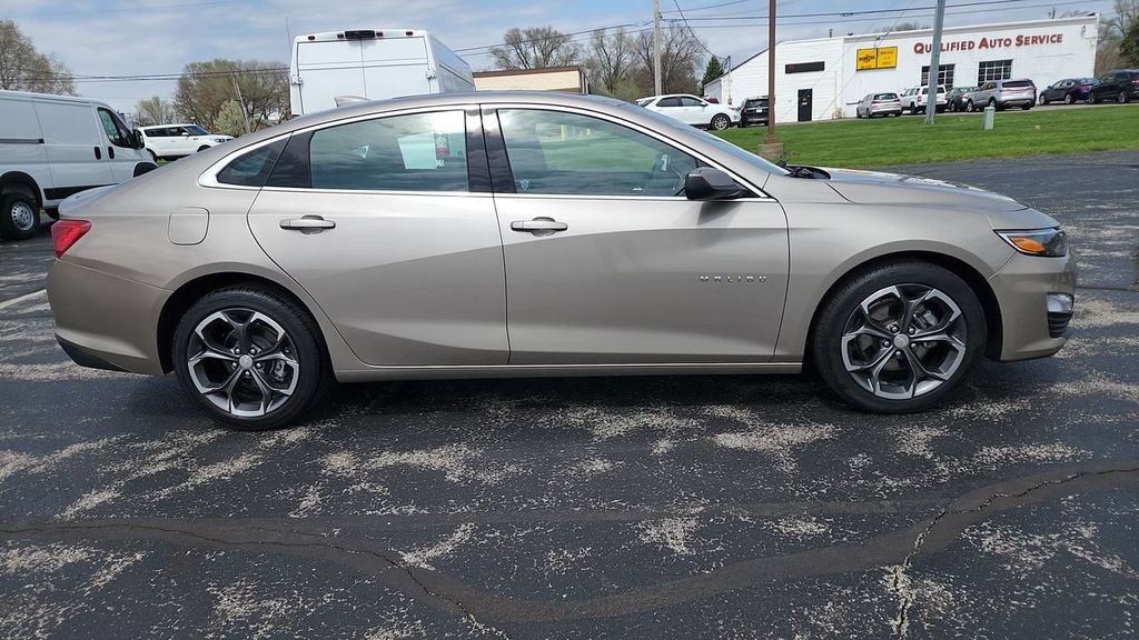 Used 2024 Mineral Gray Metallic Chevrolet 1LT image 9
