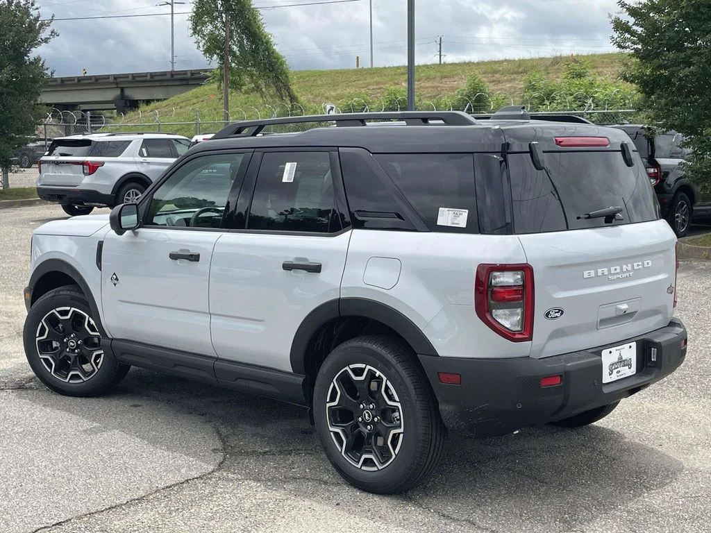 New 2026 Space White Metallic Ford Outer Banks® image 5