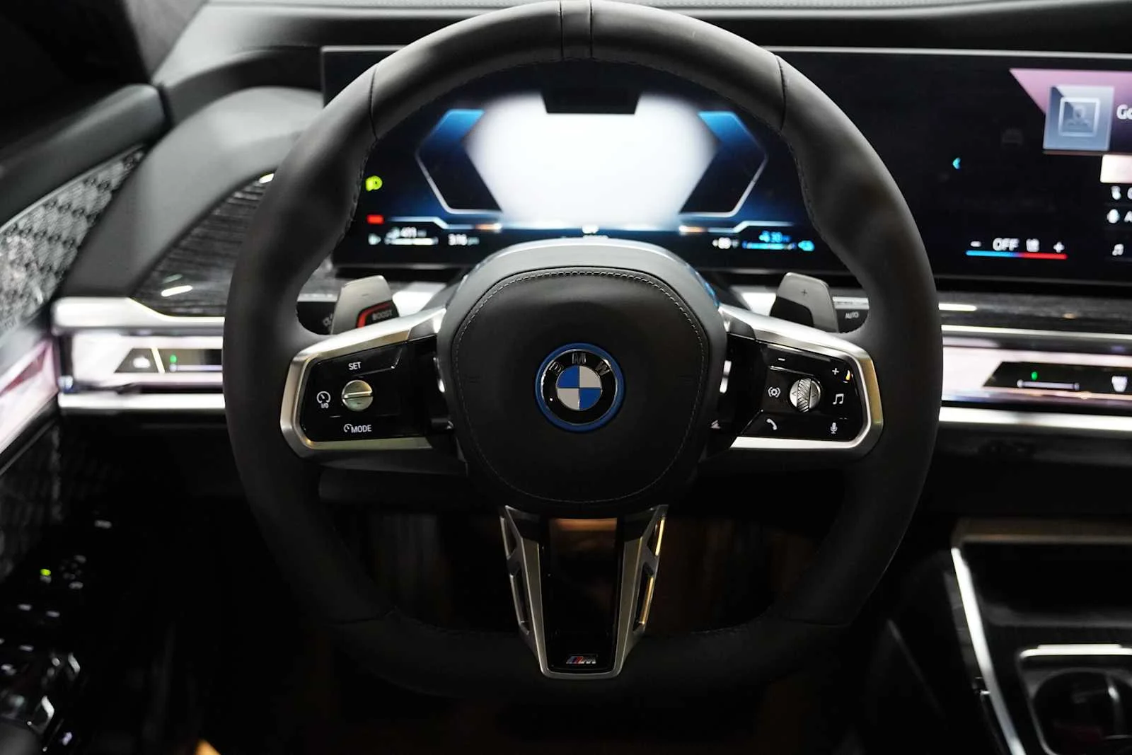 2026 BMW 7 Series 750e - Photo 13