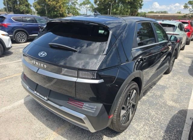 Certified Used 2025 Abyss Black Hyundai SE image 4