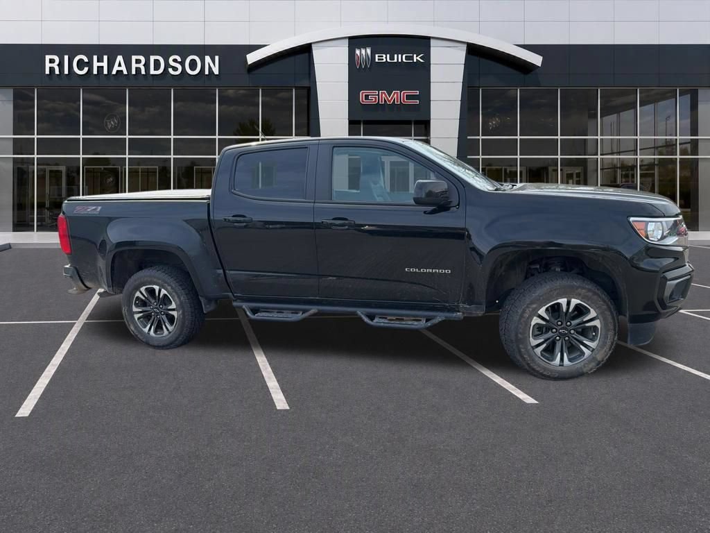 Used 2022 Black Chevrolet Z71 image 34