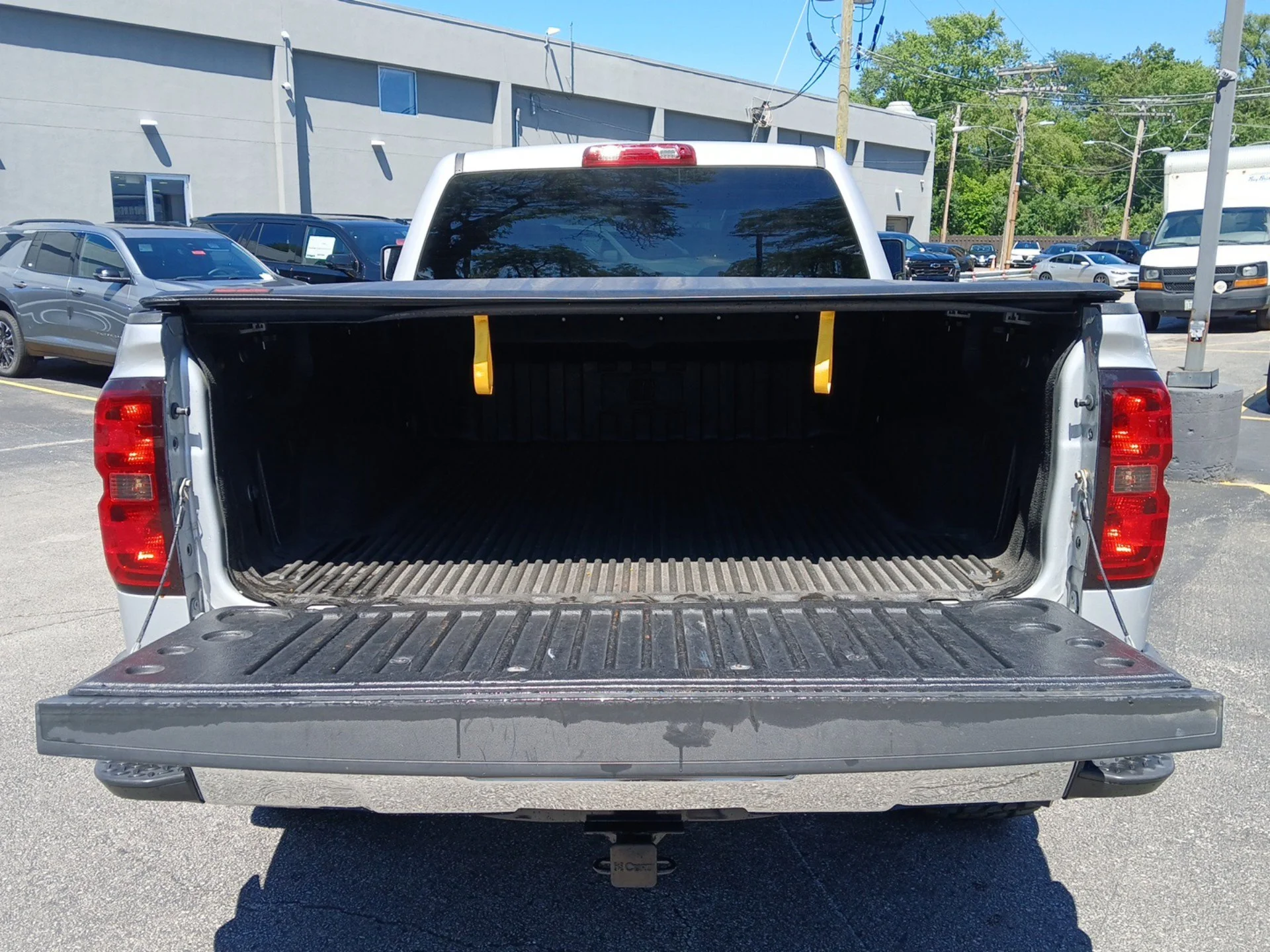 Used 2014 Silver Ice Metallic Chevrolet LT image 21