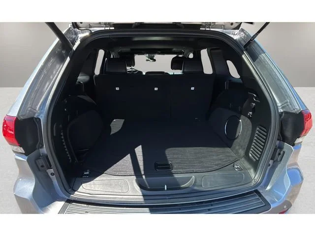 Used 2019 Silver Jeep Altitude 4x4 image 30