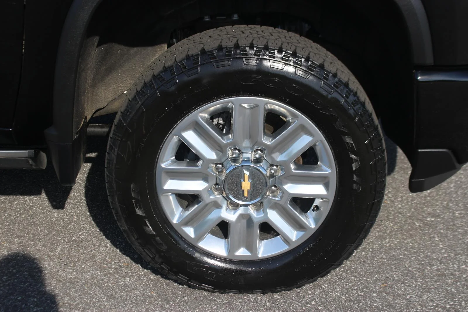 Used 2025 Black Chevrolet High Country image 40