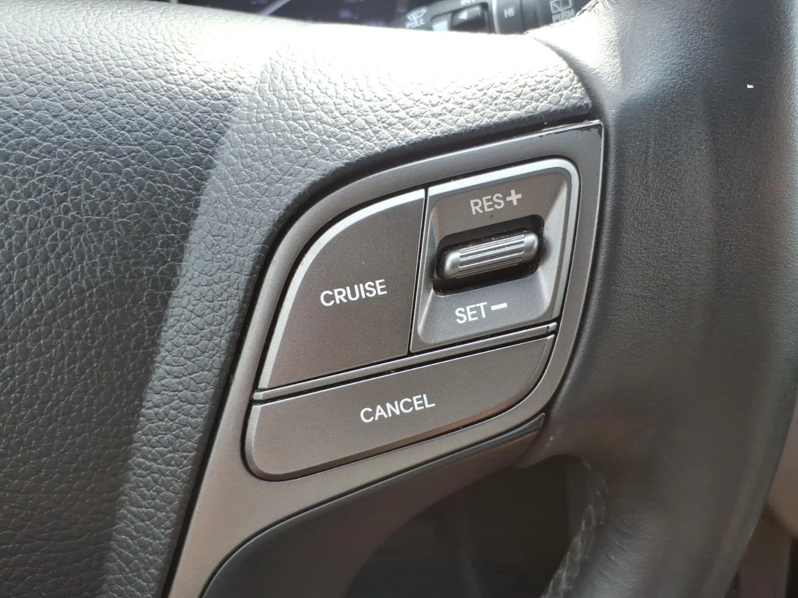 Used 2017 Frost White Pearl Hyundai 2.4L image 16
