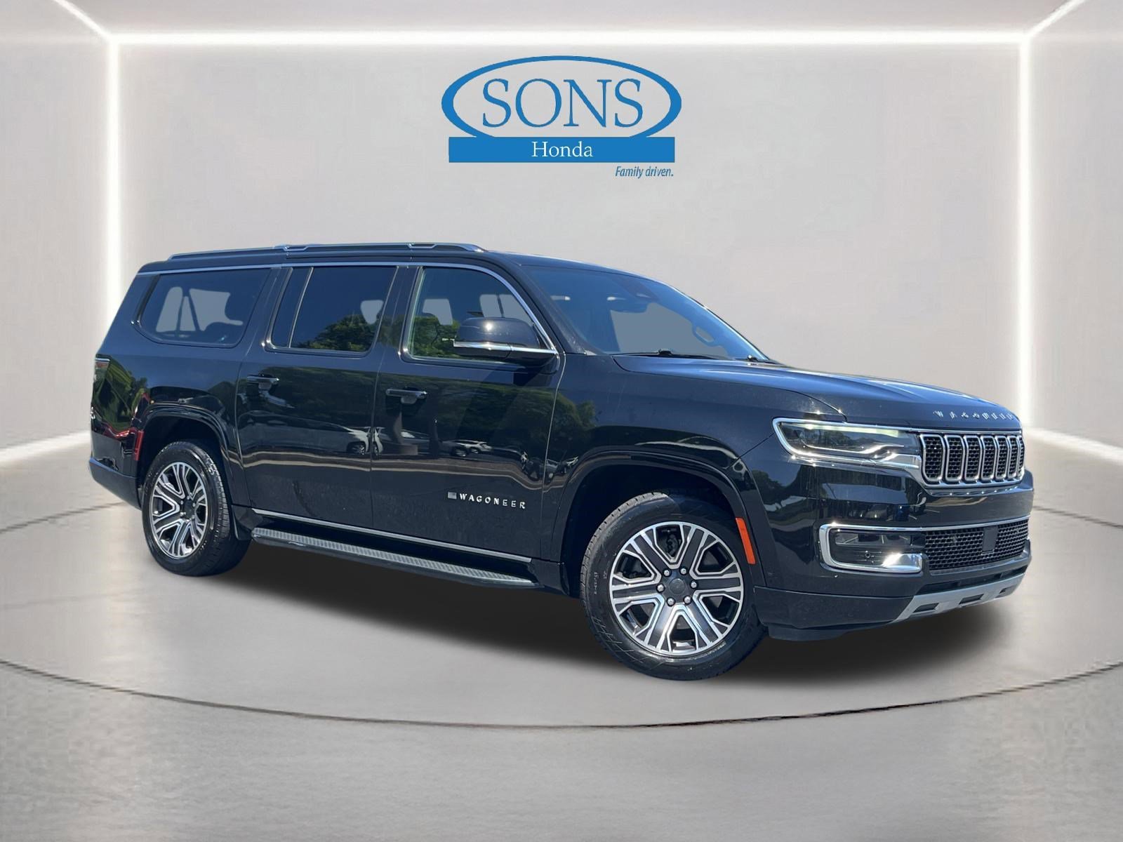 2024 Jeep Wagoneer L's photo