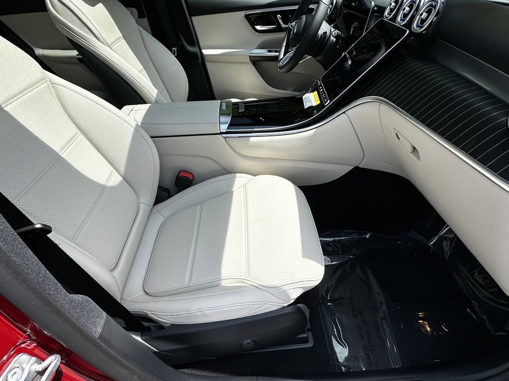 New 2026 MANUFAKTUR Patagonia Red Metallic Mercedes-Benz GLC 300 image 15