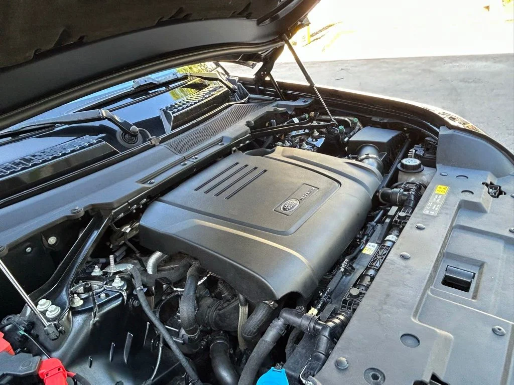 Used 2025 Black Land Rover S image 38