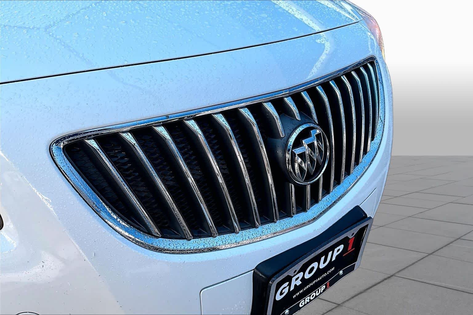 Used 2011 Summit White Buick CXL RL3 image 27