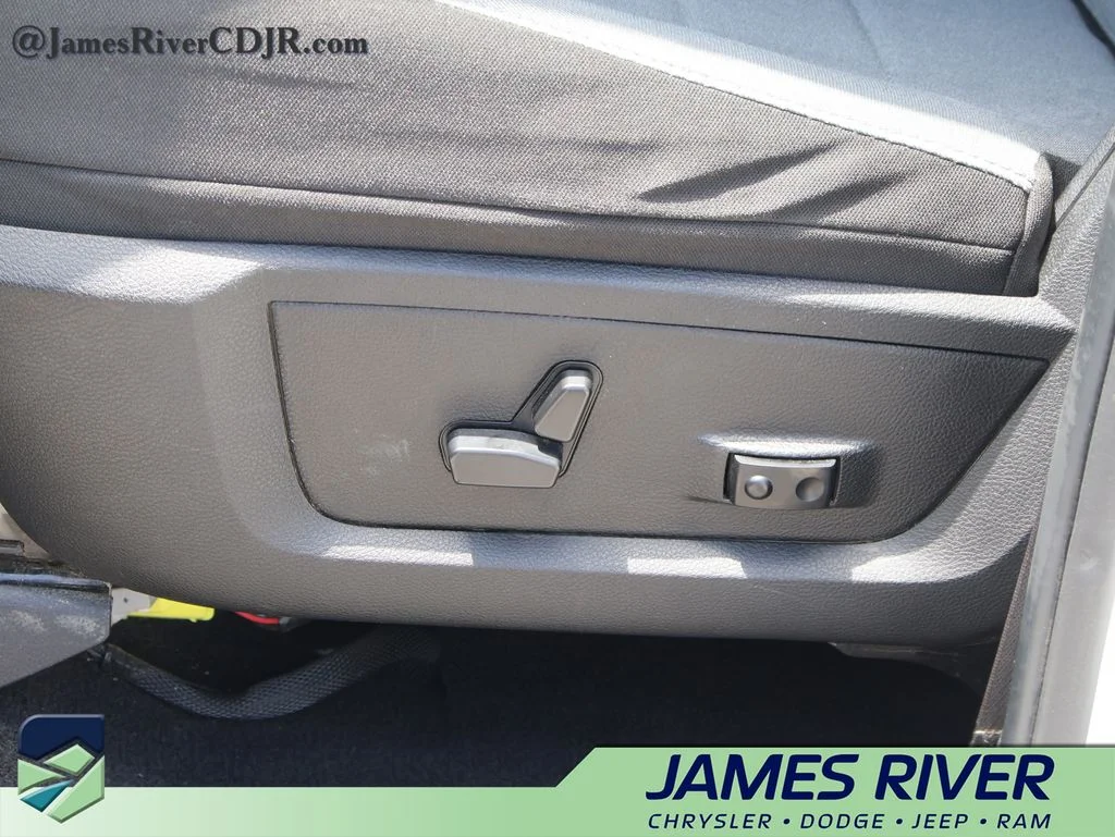 Used 2023 White Ram SLT image 23