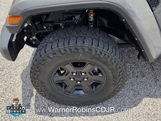Used 2023 Gray Jeep Mojave image 16