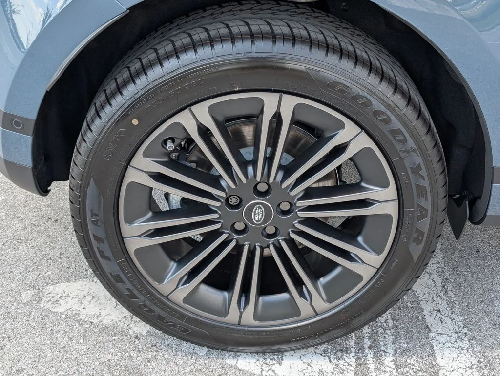 New 2026 Tribeca Blue Land Rover S image 31