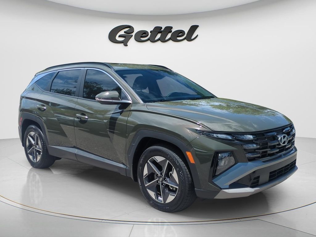 Used 2025 Green Hyundai SEL Convenience image 3