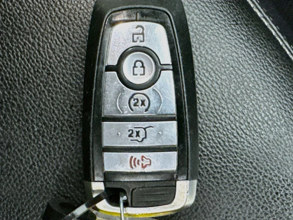 Used 2021 White Metallic Ford XLT image 38