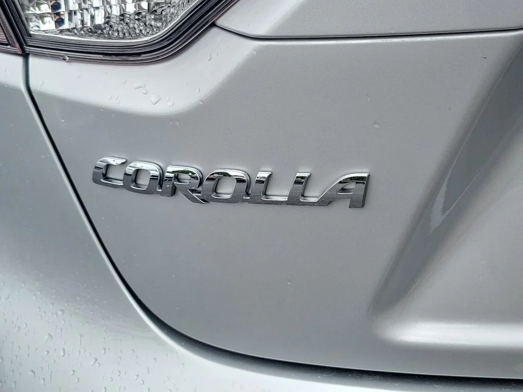 Used 2025 Silver Toyota LE image 9