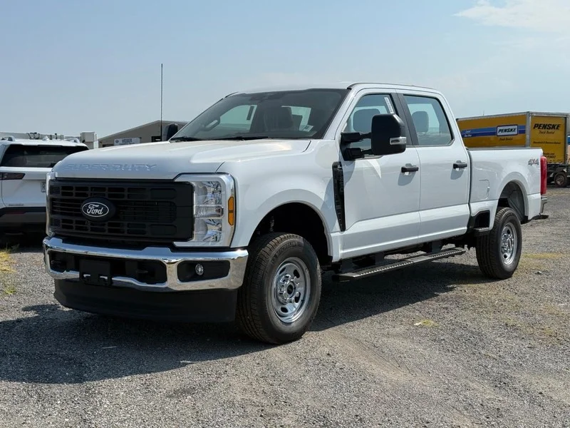 New 2027 Oxford White Ford XL 4WD Crew Cab 6.75