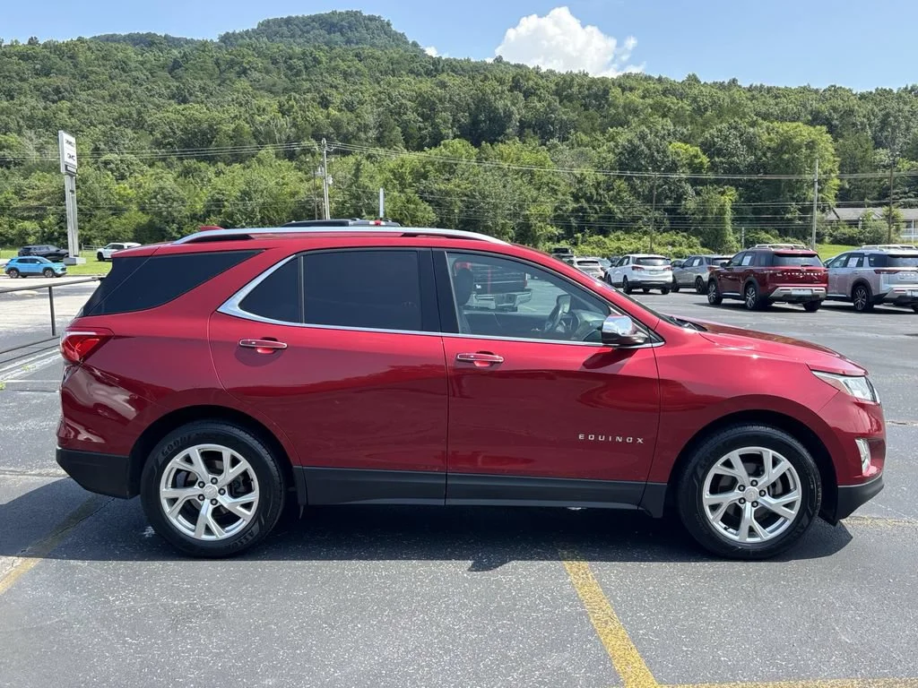 Used 2018 CAJUN RED TINTCOAT Chevrolet Premier image 6
