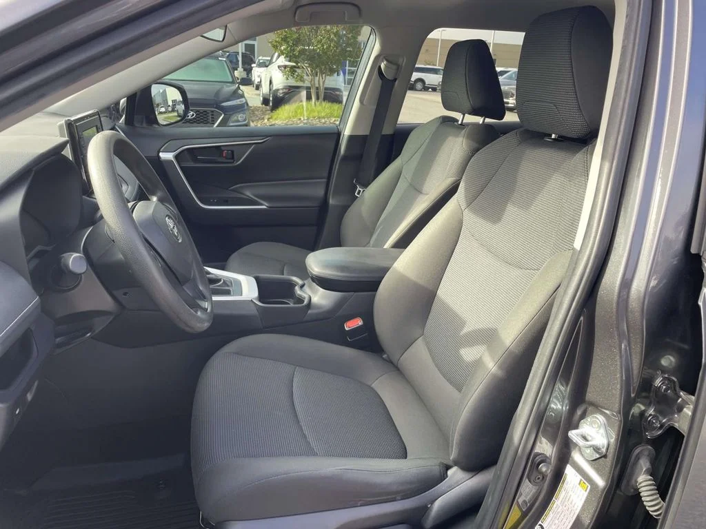 Used 2022 Magnetic Gray Metallic Toyota LE image 9