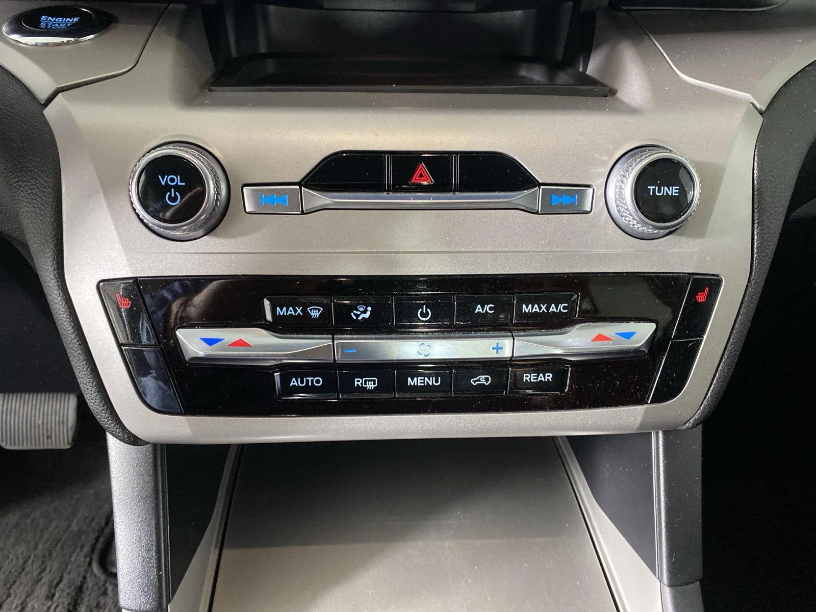 Used 2023 Carbonized Gray Ford XLT image 22