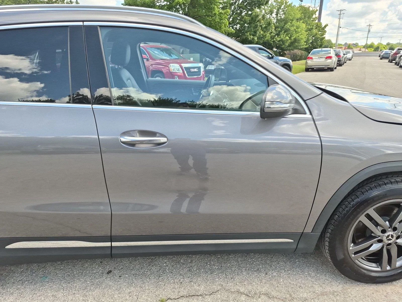 Used 2025 Mountain Grey Metallic Mercedes-Benz GLA 250 image 35