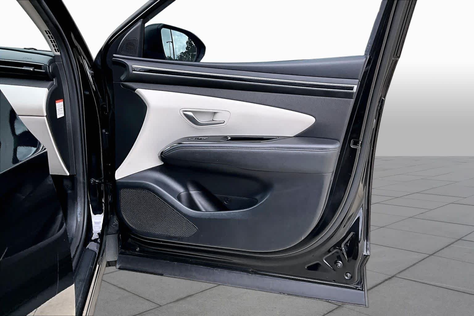 Used 2022 Phantom Black Hyundai SEL Convenience image 21