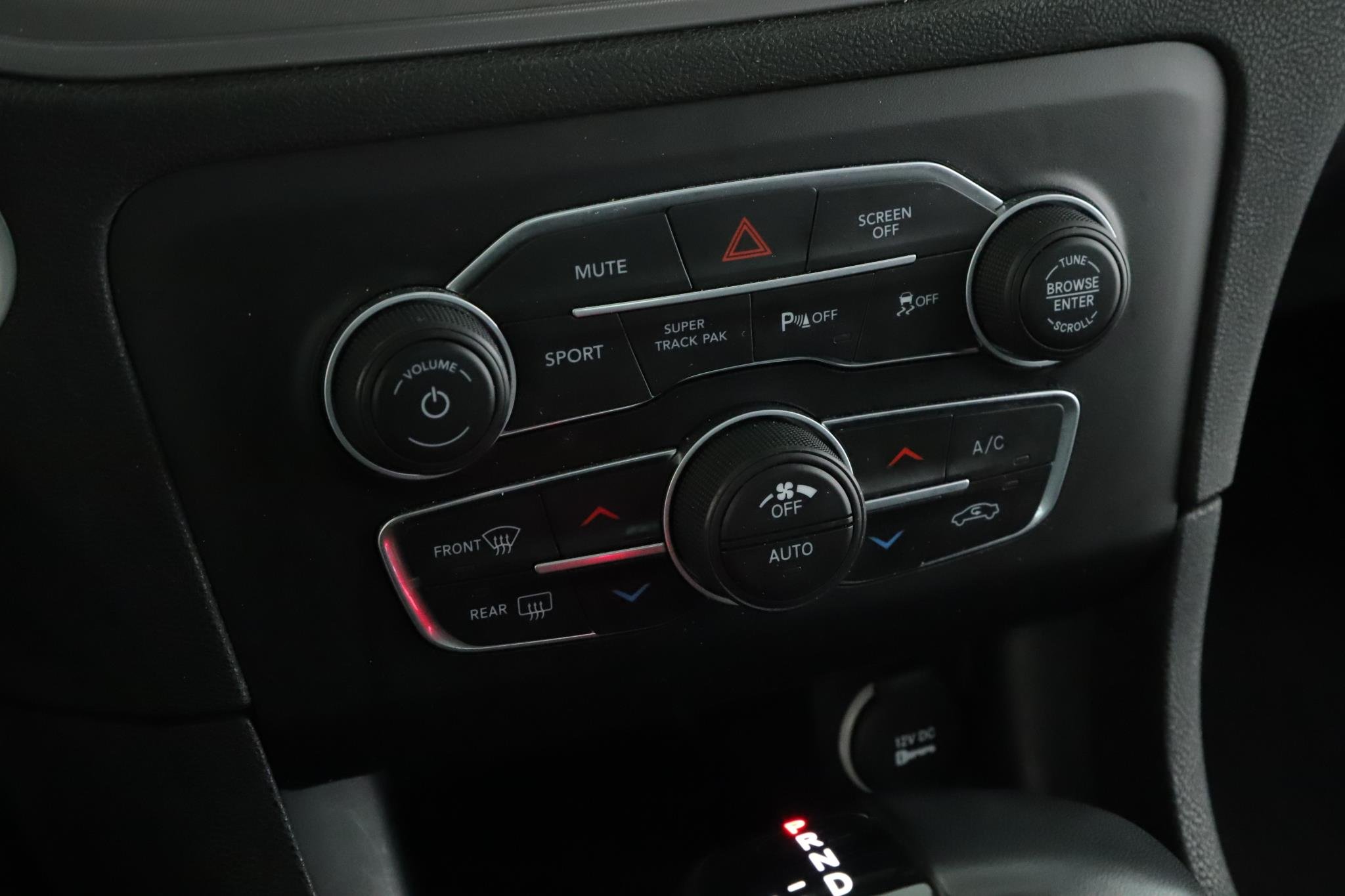 Used 2023 Pitch Black Clearcoat Dodge SXT AWD image 15