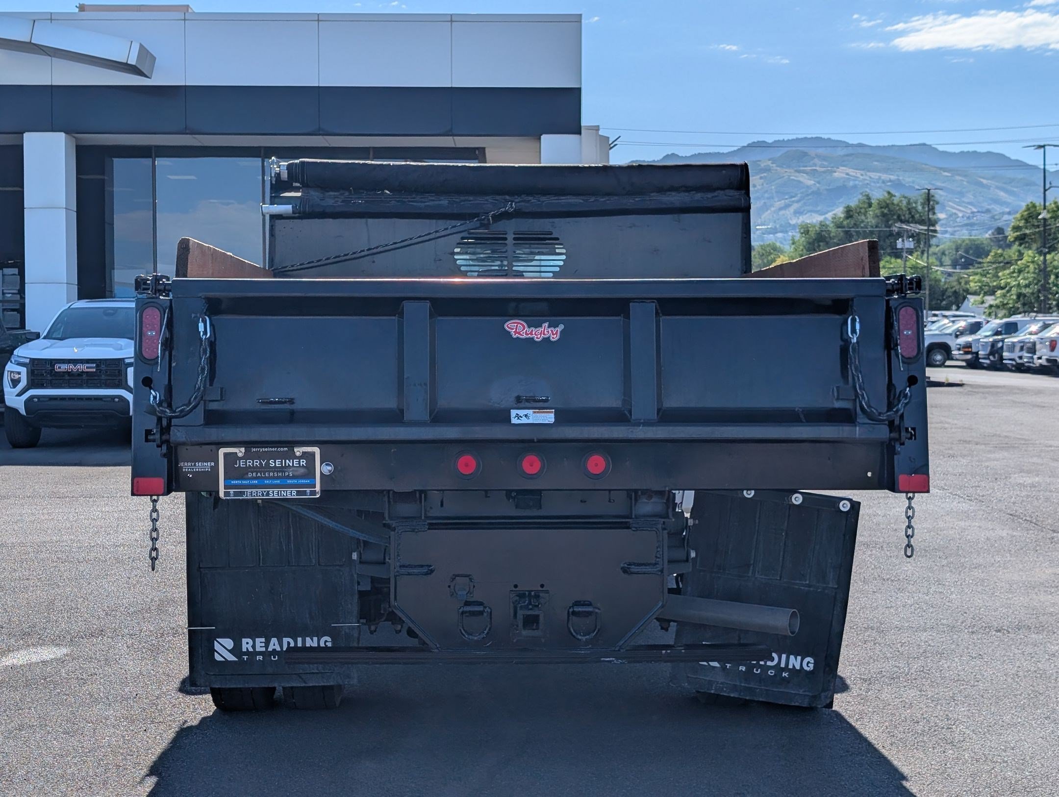 Used 2024  Ford XL image 4