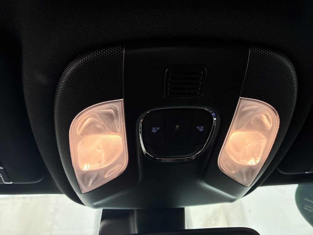Used 2025 White Jeep Limited image 23