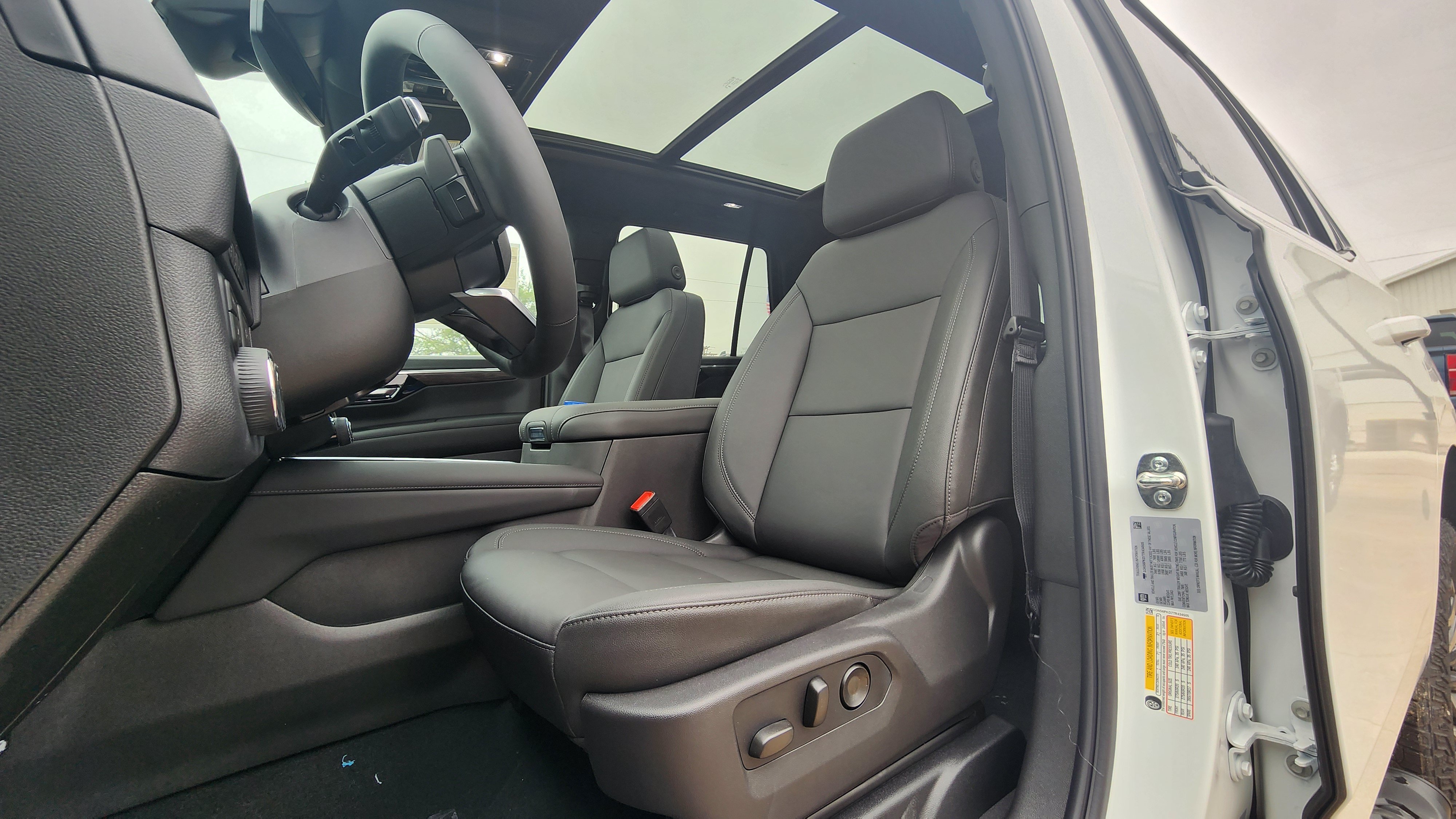 2026 Chevrolet Tahoe Z71 - Photo 12