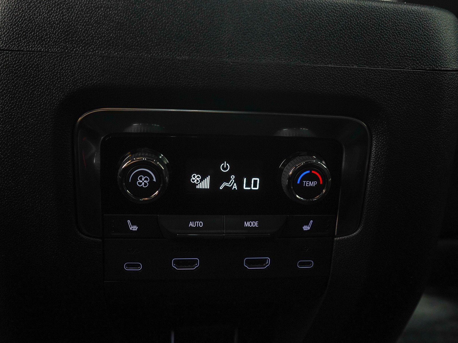 Used 2025 Black Chevrolet Premier image 18